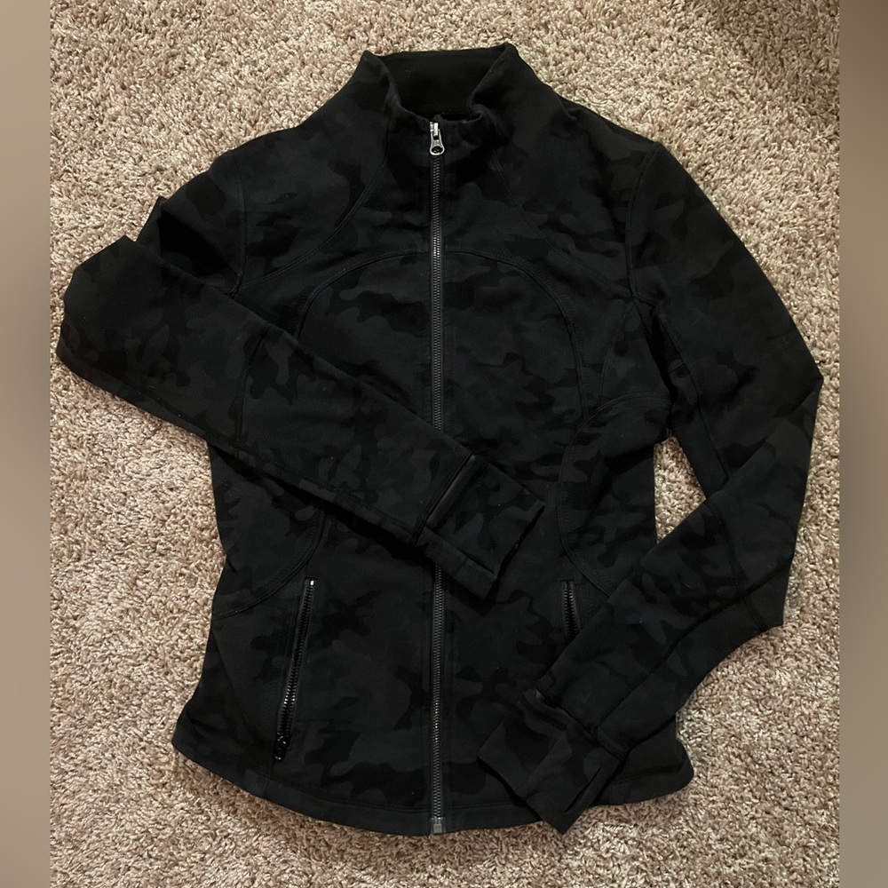 Lululemon black camo define jacket size 8